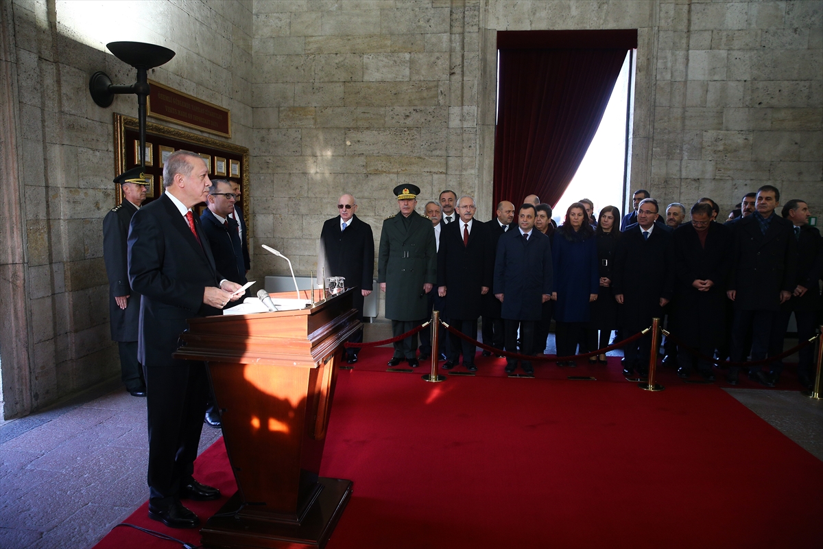 Devletin erkanı Anıtkabir'de 16