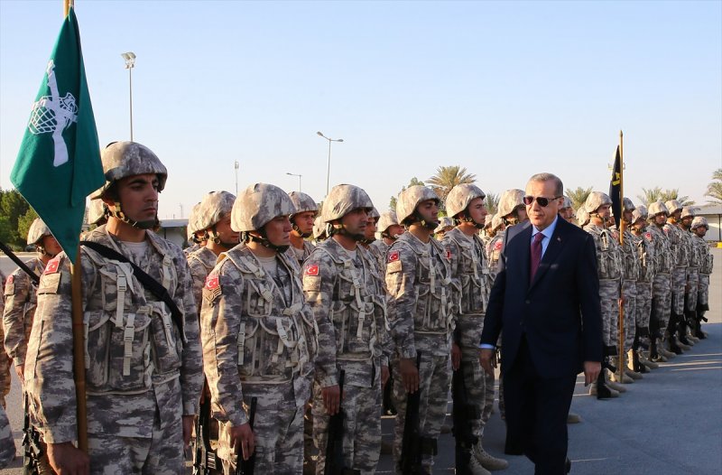 Cumhurbaşkanı Erdoğan Katar'daki Türk birliğinde 6