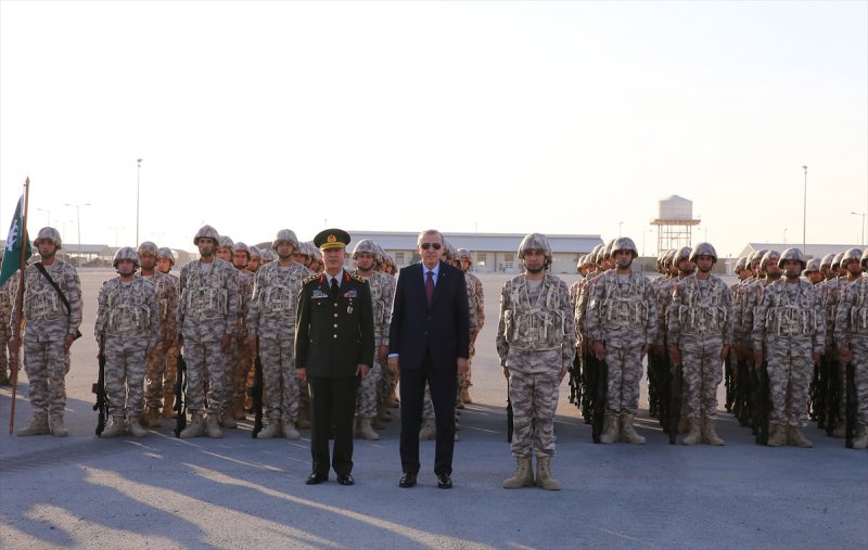 Cumhurbaşkanı Erdoğan Katar'daki Türk birliğinde 7