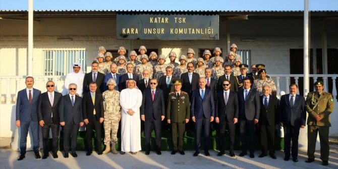 Cumhurbaşkanı Erdoğan Katar'daki Türk birliğinde