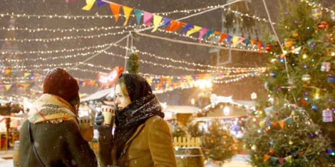 Rusya'da hayat 'kar'a rağmen durmuyor