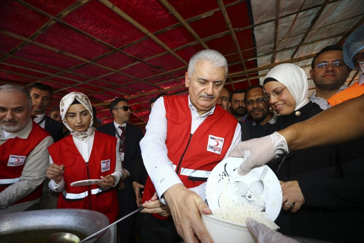 Başbakan Yıldırım'dan Arakanlı müslümanlara ziyaret 1