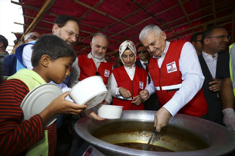 Başbakan Yıldırım'dan Arakanlı müslümanlara ziyaret 11