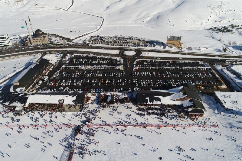 Erciyes Dağı hafta sonu doldu taştı 1