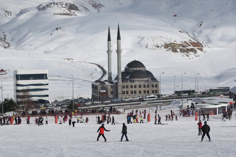 Erciyes Dağı hafta sonu doldu taştı 7