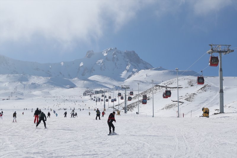 Erciyes Dağı hafta sonu doldu taştı 8