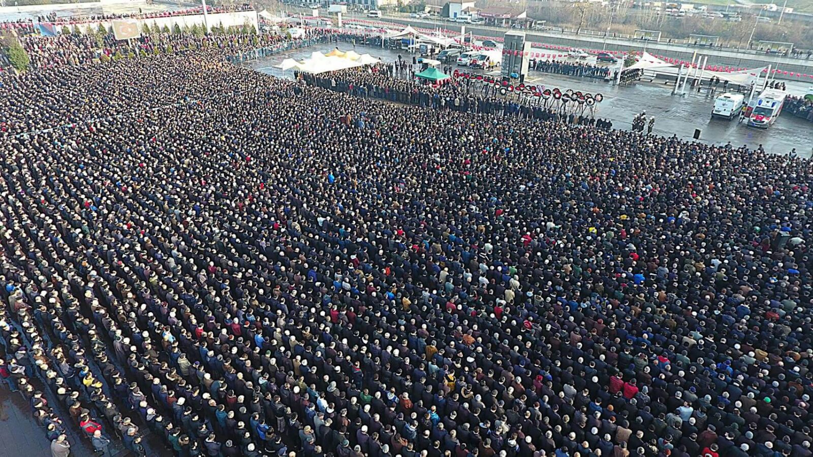 Afrin şehidini benlerce kişi son yolculuğuna uğurladı 10