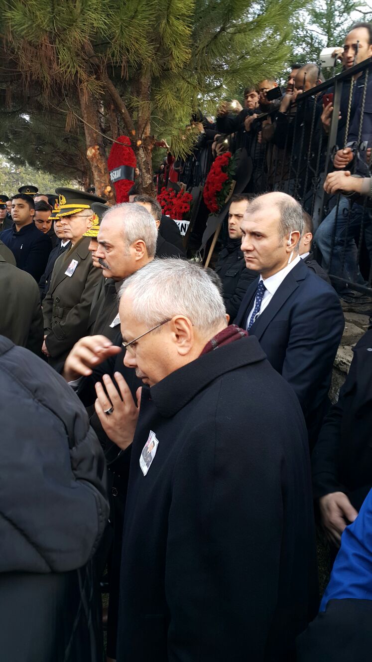 Afrin şehidini benlerce kişi son yolculuğuna uğurladı 6