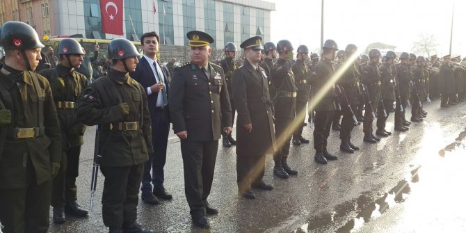 Afrin şehidini benlerce kişi son yolculuğuna uğurladı