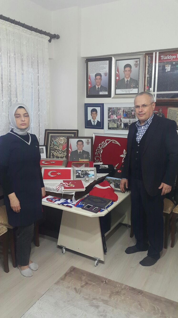 Bakan Yardımcısı Mehmet Ceylan Şehit Akpınar'ın ailesini ziyaret et 1