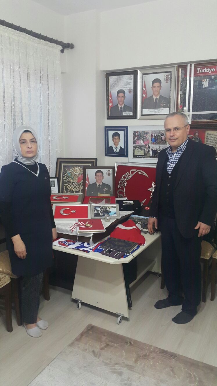 Bakan Yardımcısı Mehmet Ceylan Şehit Akpınar'ın ailesini ziyaret et 2