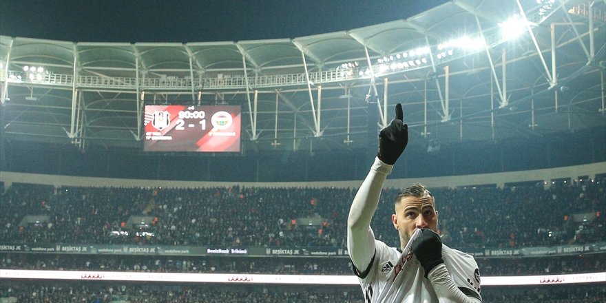Beşiktaş-Fenerbahçe derbisinden kareler