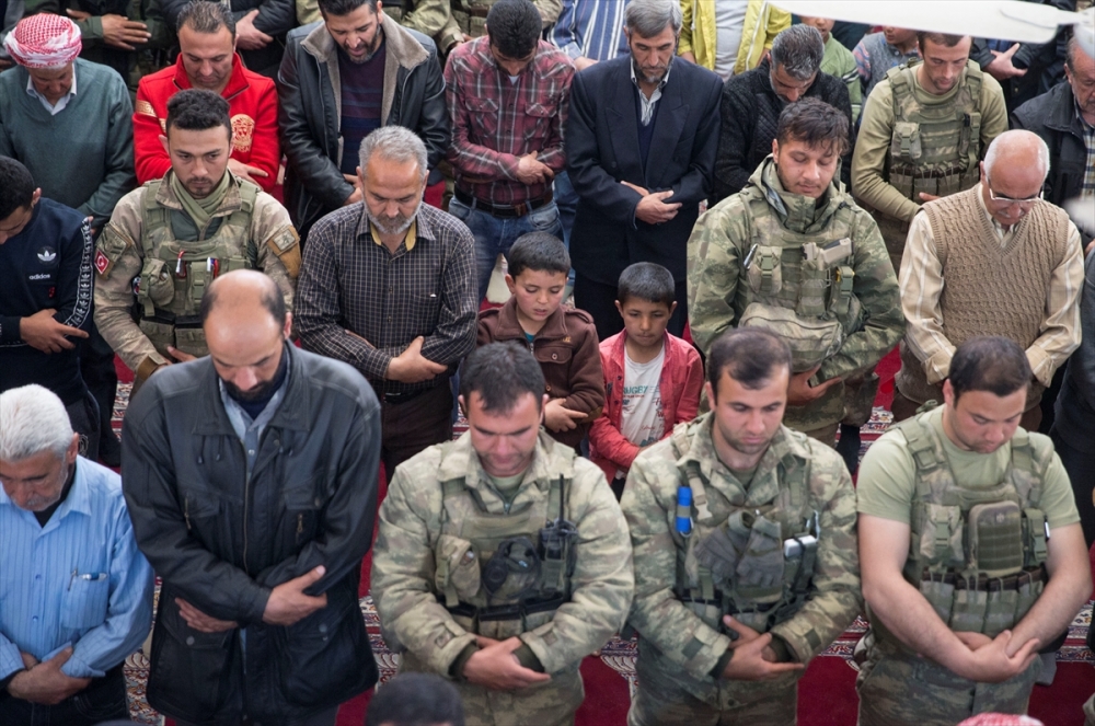 YPG'den temizlenen Afrin'de ilk Cuma namazı 11