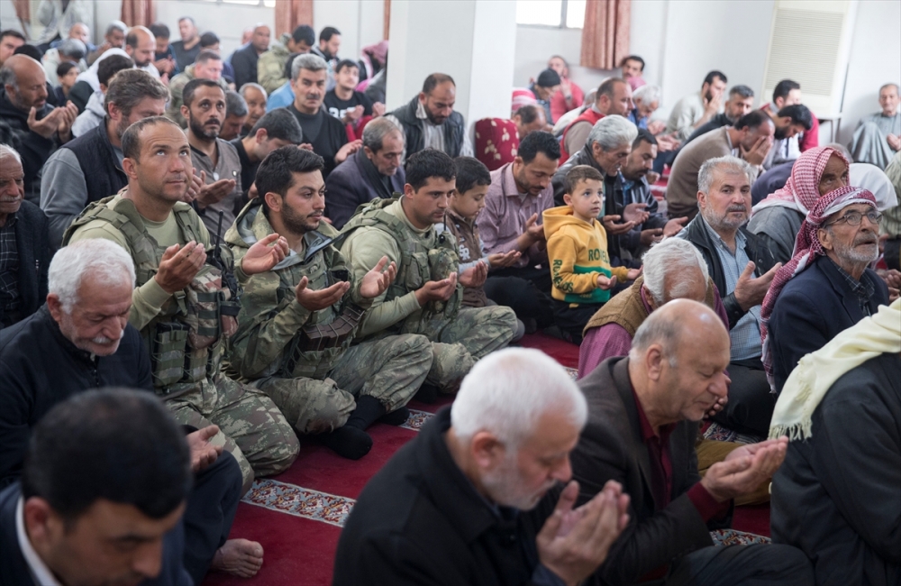 YPG'den temizlenen Afrin'de ilk Cuma namazı 7