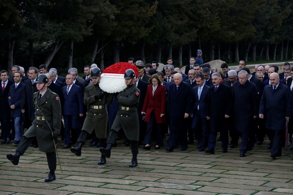 MHP Heyeti Anıtkabir'de 19