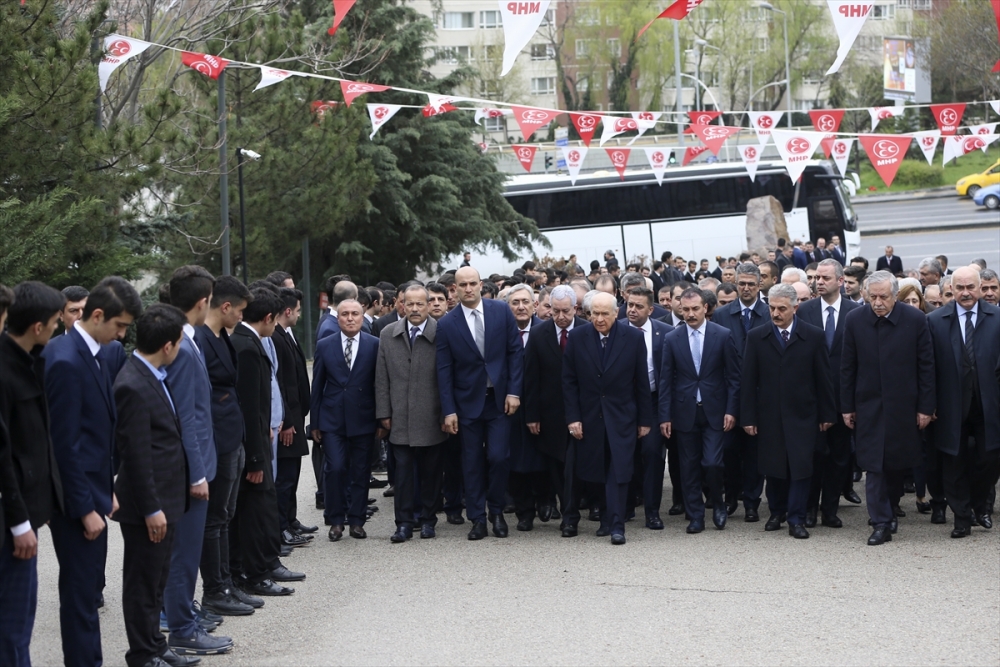 MHP Heyeti Anıtkabir'de 21