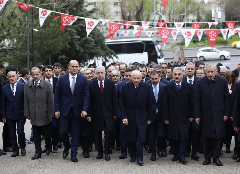 MHP Heyeti Anıtkabir'de 22