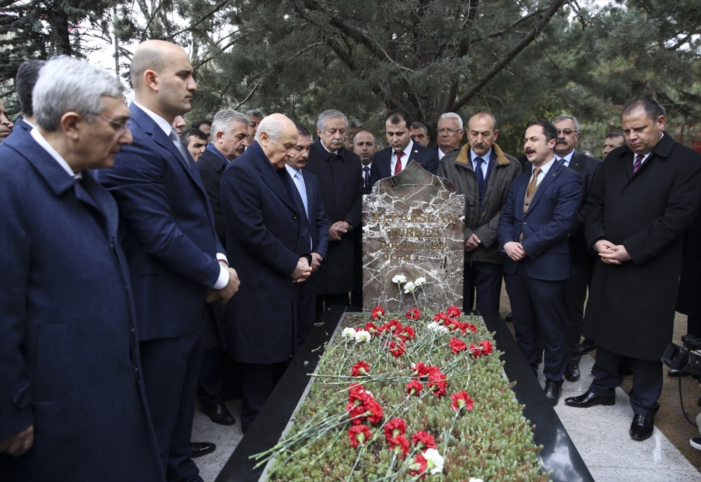 MHP Heyeti Anıtkabir'de 26