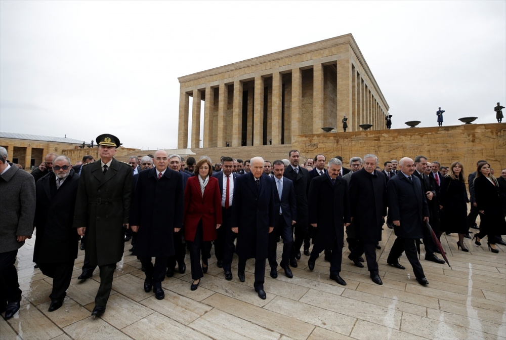 MHP Heyeti Anıtkabir'de 8