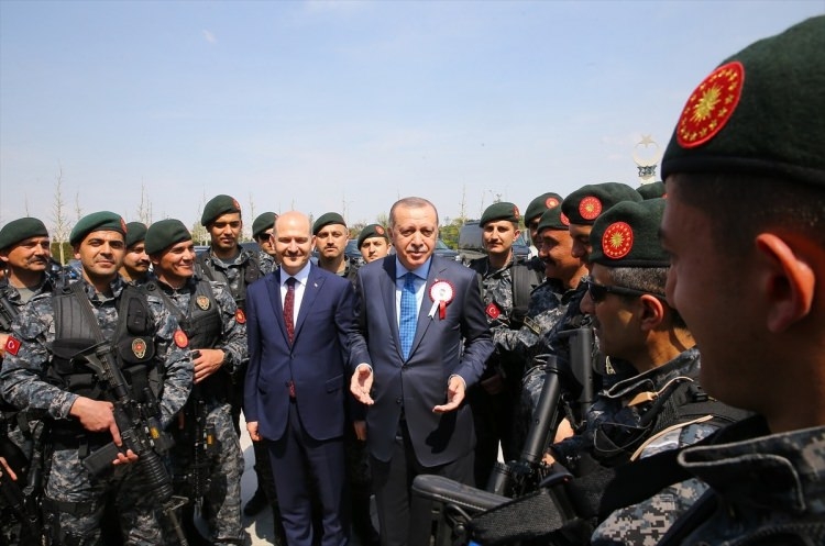 Cumhurbaşkanı Erdoğan, Soylu ve beraberindeki heyeti Külliye'de kab 1
