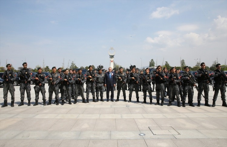Cumhurbaşkanı Erdoğan, Soylu ve beraberindeki heyeti Külliye'de kab 3