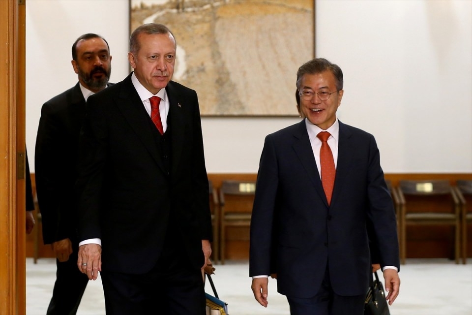 Cumhurbaşkanı Erdoğan Güney Kore'de beyaz eldiven taktı 14