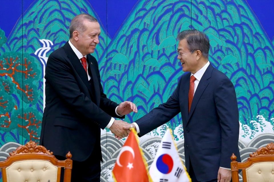 Cumhurbaşkanı Erdoğan Güney Kore'de beyaz eldiven taktı 17