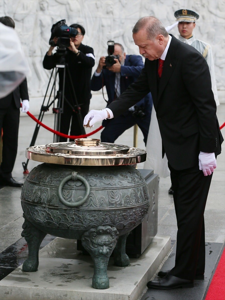 Cumhurbaşkanı Erdoğan Güney Kore'de beyaz eldiven taktı 29