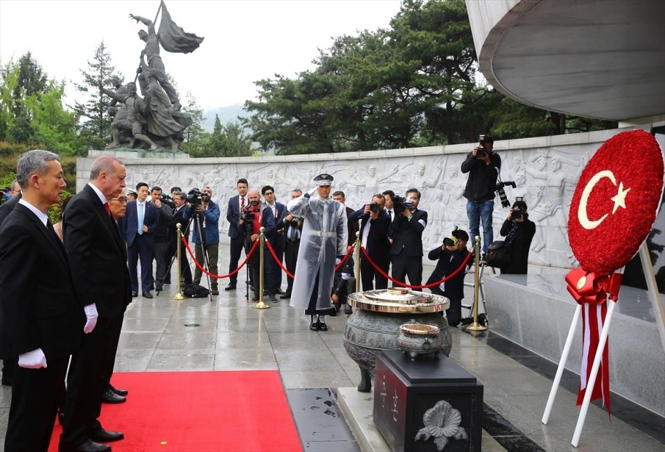 Cumhurbaşkanı Erdoğan Güney Kore'de beyaz eldiven taktı 41