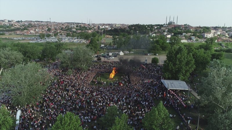 Edirne Hıdırellez şenliklerinde dev ateş yakıldı 5