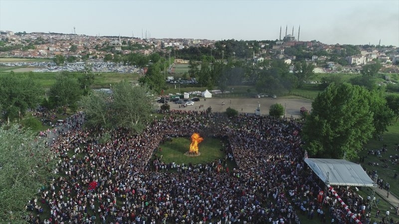 Edirne Hıdırellez şenliklerinde dev ateş yakıldı 6