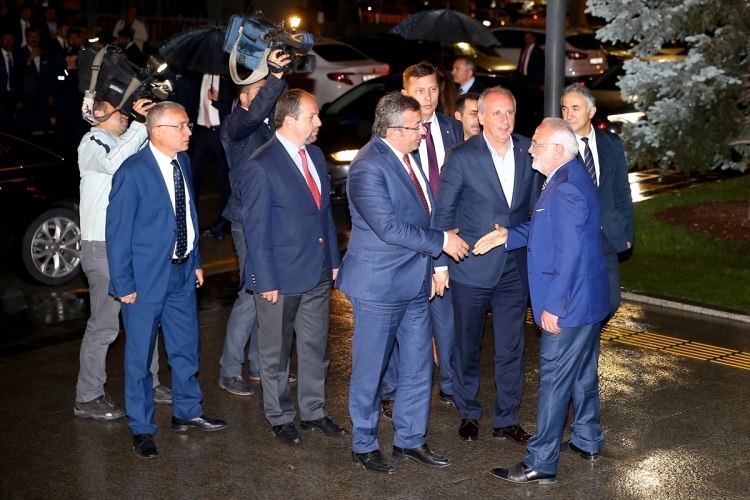 Cumhurbaşkanı Erdoğan-Muharrem İnce görüşmesinden kareler 9