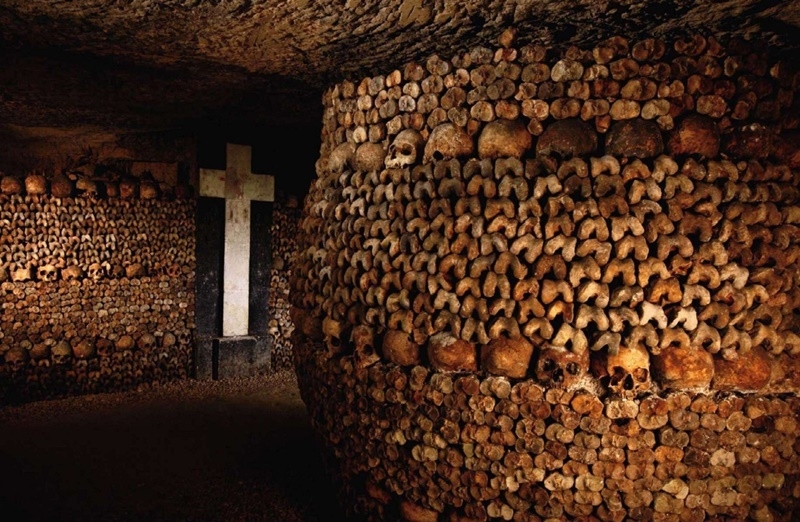 Paris’te Yeraltı Mezarı: Catacombes de Paris 12