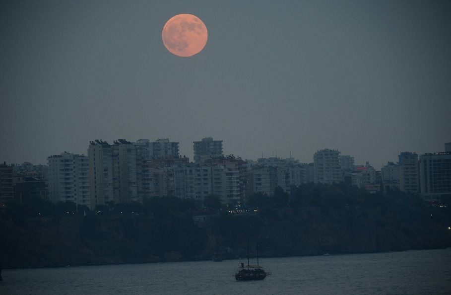 Yüz yılın kanlı ayı 12
