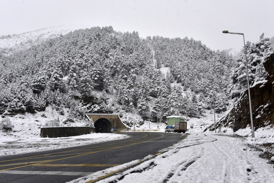 Zigana Dağı'nda muhteşem görüntü!Mevsimin ilk karı... 14