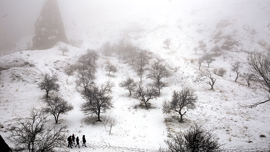 Kapadokya'da kar yağışı ve ardından etkili olan sis, güzel görüntül 2