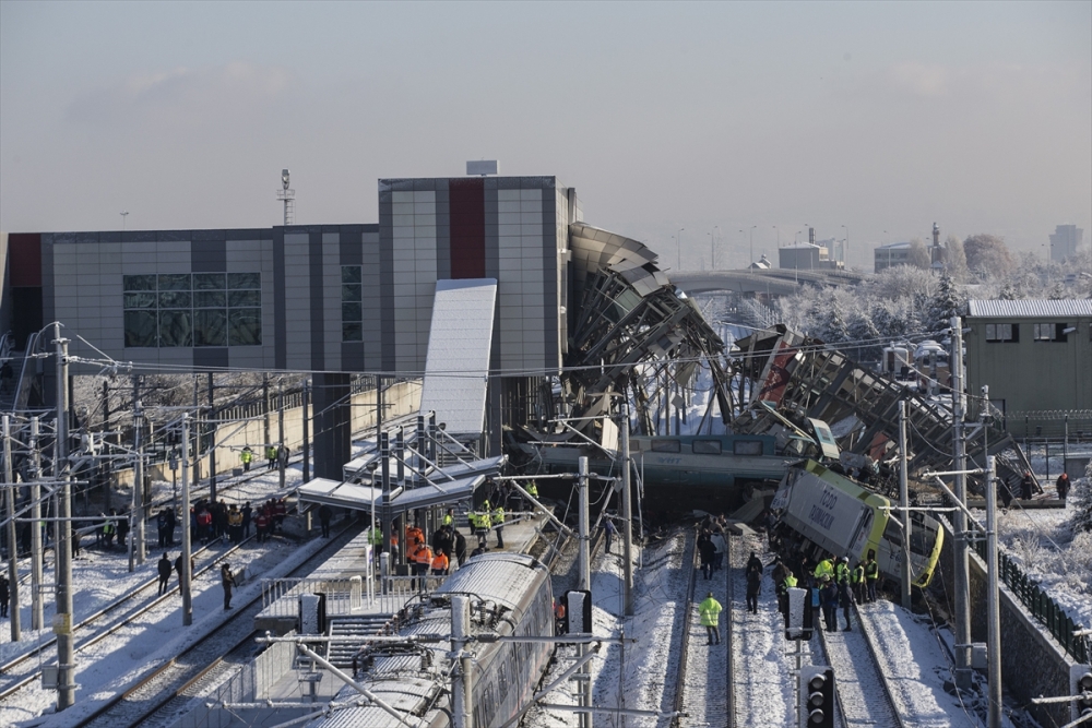 Ankara'da Yüksek Hızlı Tren kaza yaptı! 34