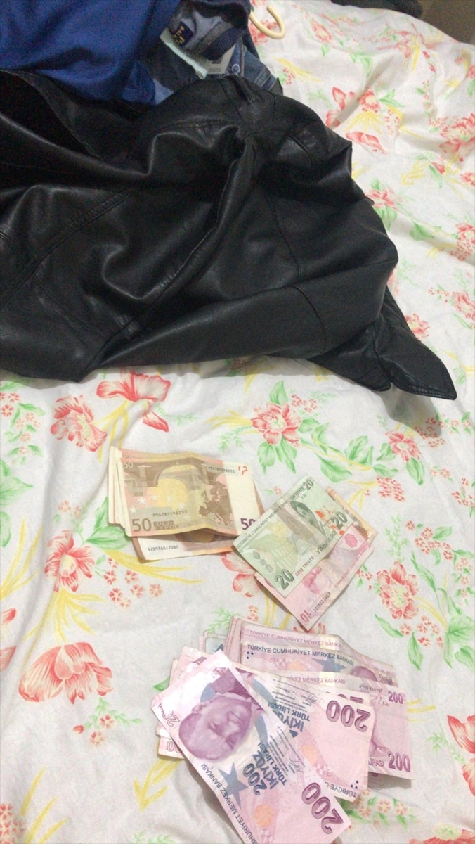 Bursa'da FETÖ'nün hücre evlerine operasyon: 22 gözaltı 11