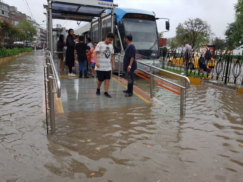 İstanbul'dan yağmur manzaraları... 14