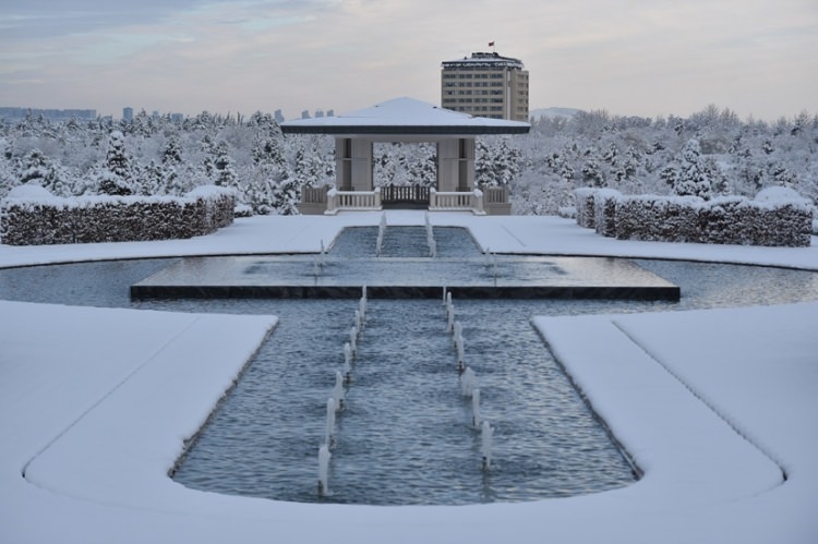 Cumhurbaşkanlığı Külliyesi beyaza büründü! 10