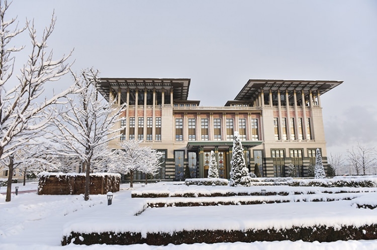 Cumhurbaşkanlığı Külliyesi beyaza büründü! 11