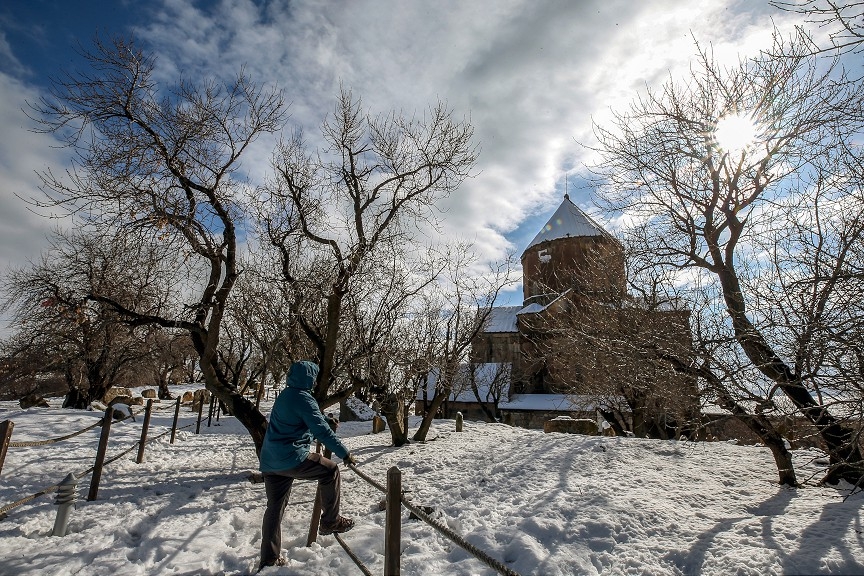 Akdamar Adası  bembeyaz görüntüsüyle büyülüyor 5