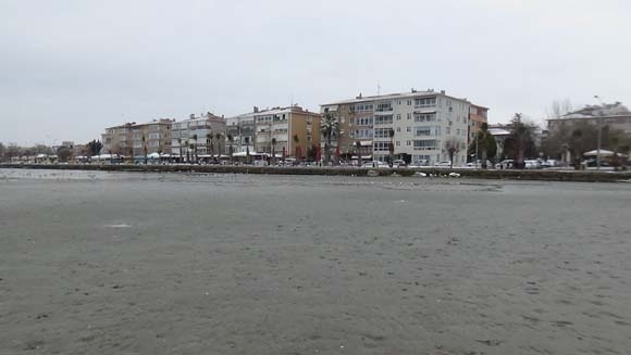 Deniz 150 metre çekildi! İstanbul ve Tekirdağ'dan korkutan görüntül 2