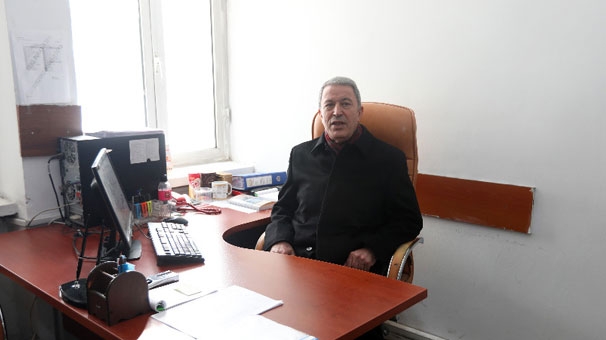 37 yıl sonra aynı makam odasında 8