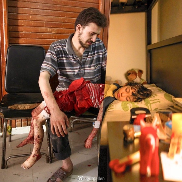 Sanatçı dünyanın iki yüzünü gözler önüne seriyor 6