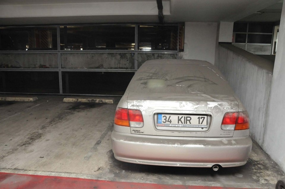 Atatürk Havalimanı otoparkında unutulan araçlar 14