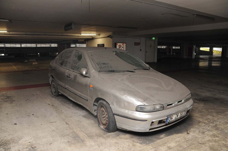 Atatürk Havalimanı otoparkında unutulan araçlar 16