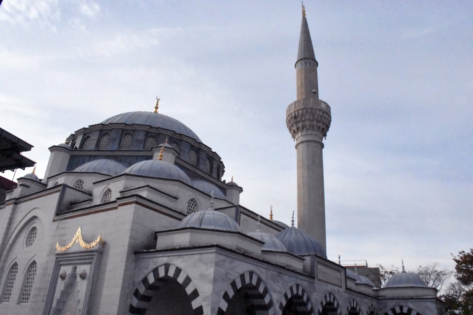 Japonya'da bir Türk eseri 'Tokyo Camisi' 12