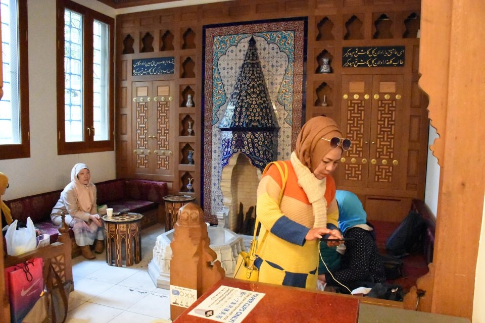 Japonya'da bir Türk eseri 'Tokyo Camisi' 15
