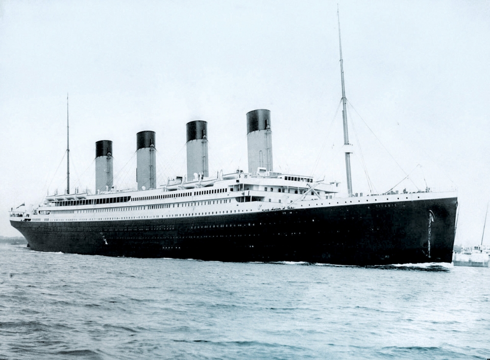 Dünyada buzdağına çarpıp batan tek gemi: Titanik 1